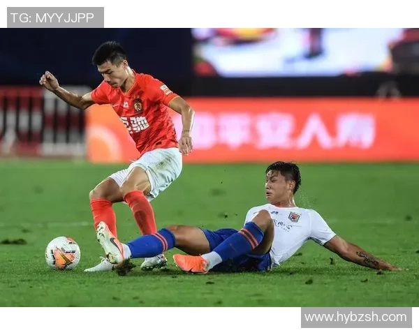 广州恒大与泰山鲁能激战正酣谁将赢得这场中超巅峰对决